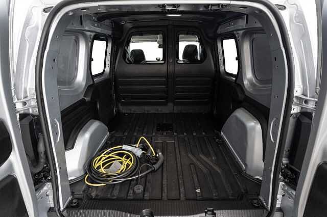 Nissan Townstar EV 45kW 122hk Tekna L1H1